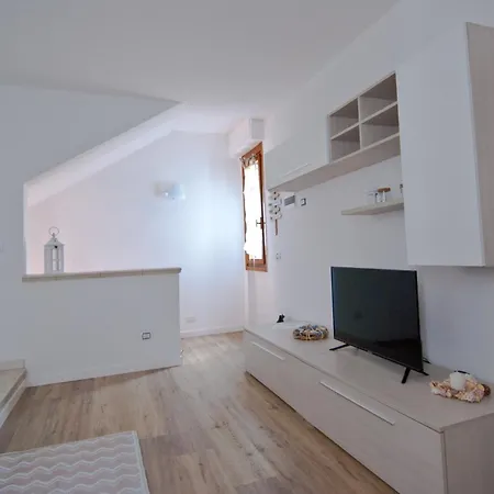 Trilocale Acquazzurra